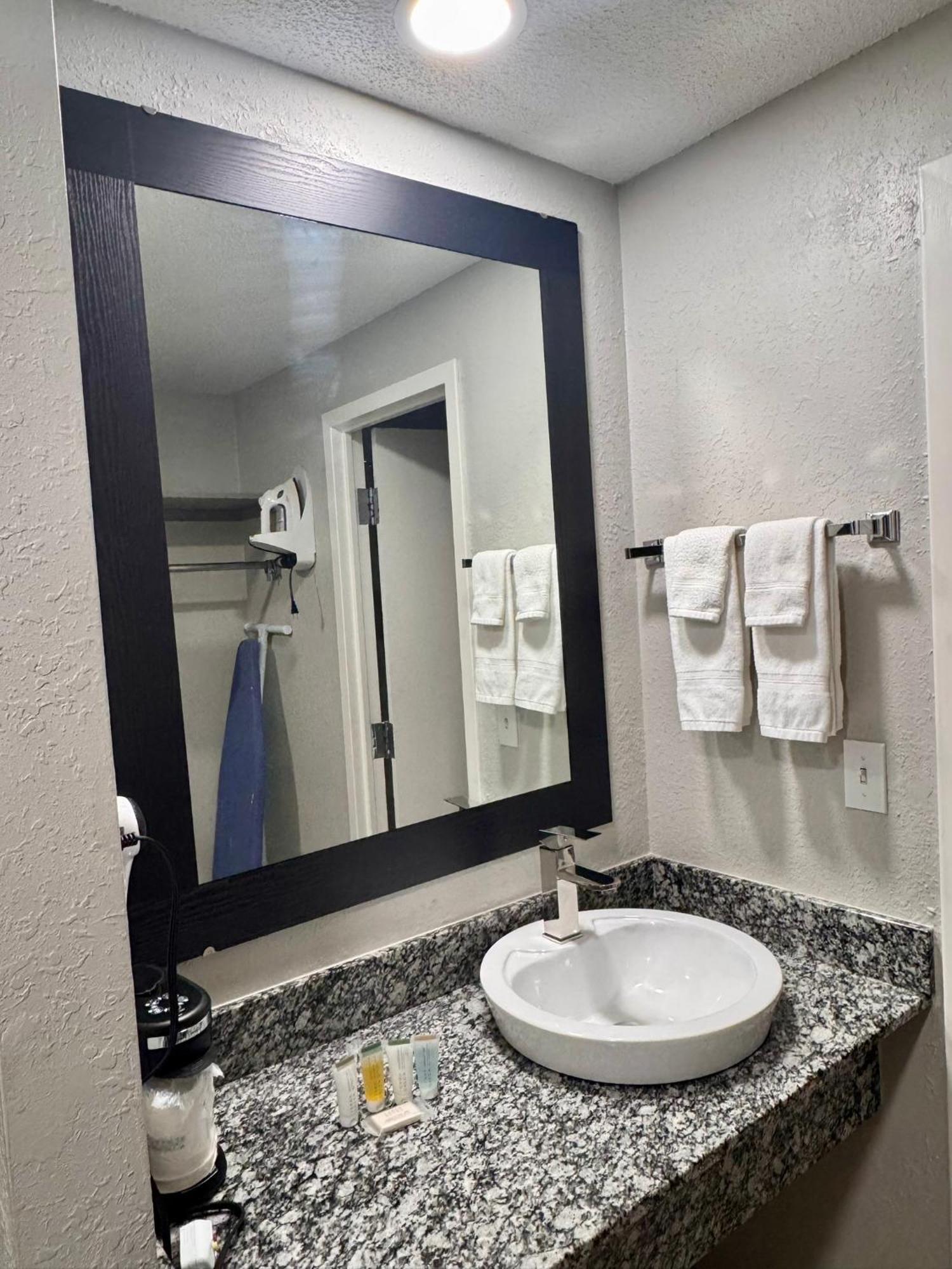 Baymont By Wyndham Great Falls City Center Exterior photo